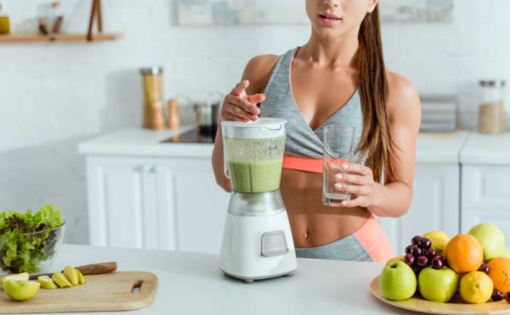 un batido casero para deportistas lleva productos frescos y naturales en una misma bebida. Así tomamos vitaminas, sales minerales y calorías 